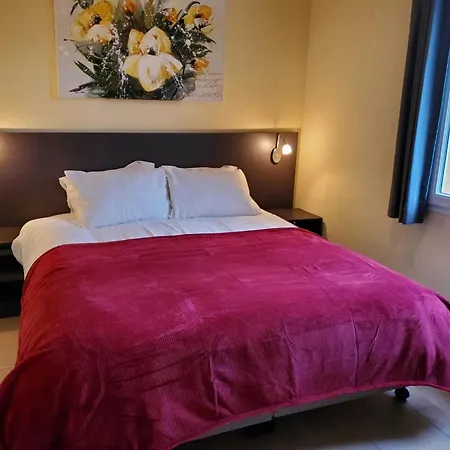 In With Golf & Pool Access Ferienhaus *