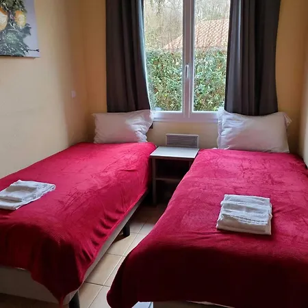 In With Golf & Pool Access Ferienhaus