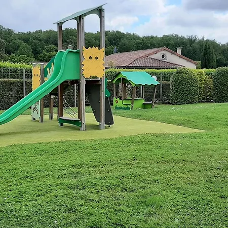 In With Golf & Pool Access Ferienhaus