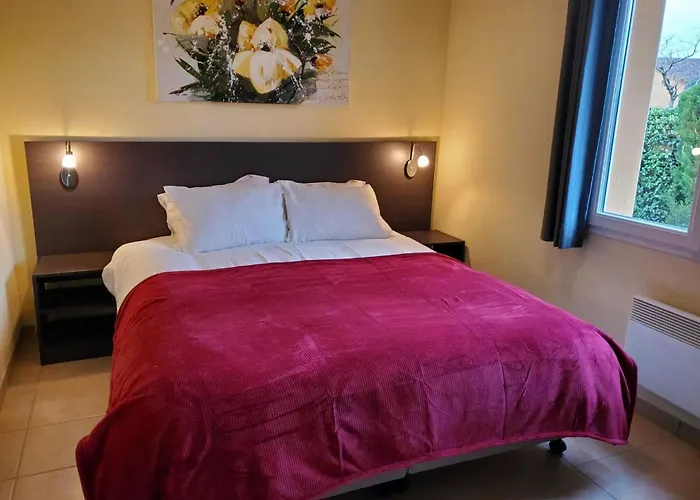 In With Golf & Pool Access Holiday home *