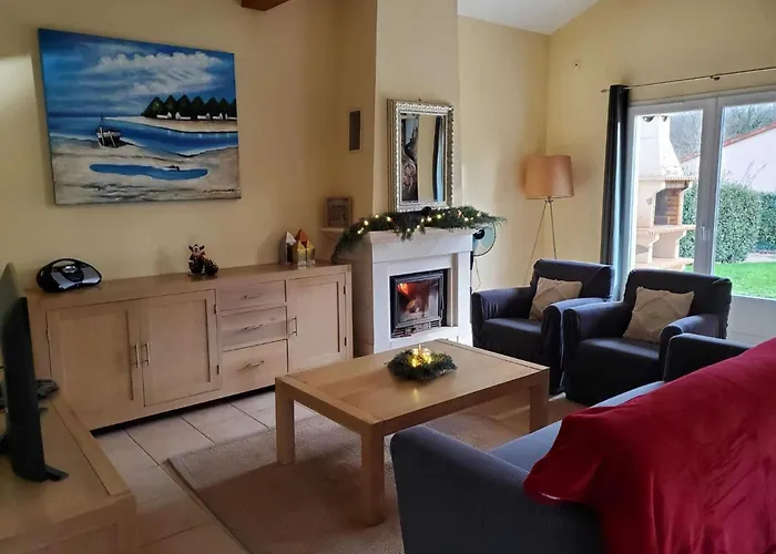 In With Golf & Pool Access Holiday home Les Forges (Deux-Sevres)