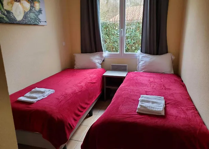 In With Golf & Pool Access Holiday home