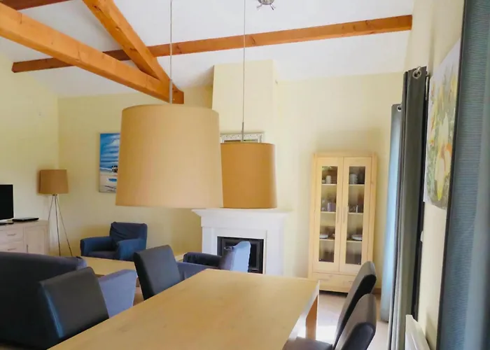 In With Golf & Pool Access Holiday home *